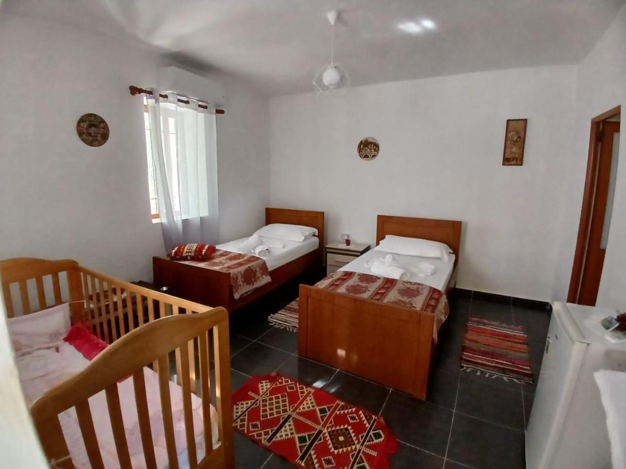 Guest House Noah&Kristel Berat Extérieur photo