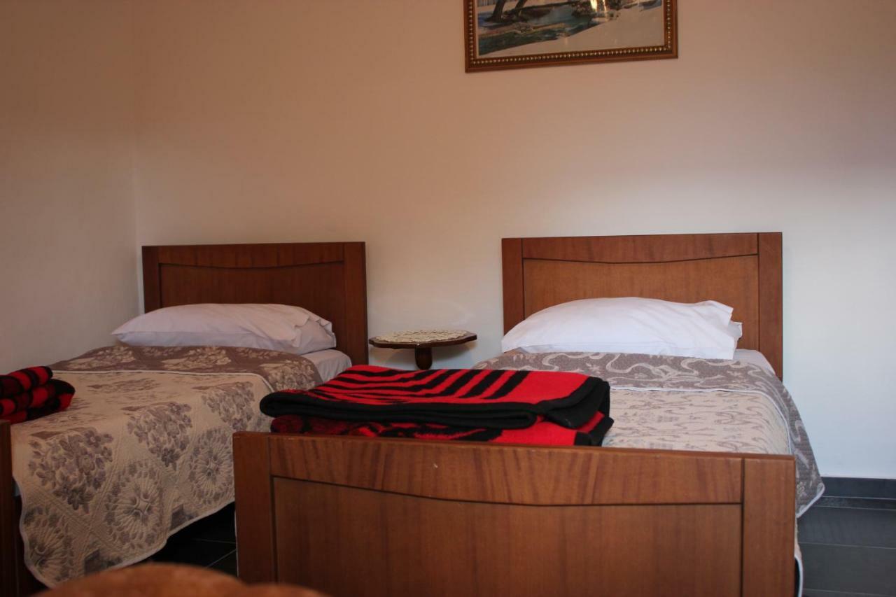 Guest House Noah&Kristel Berat Extérieur photo